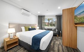 Palm Court Motor Inn